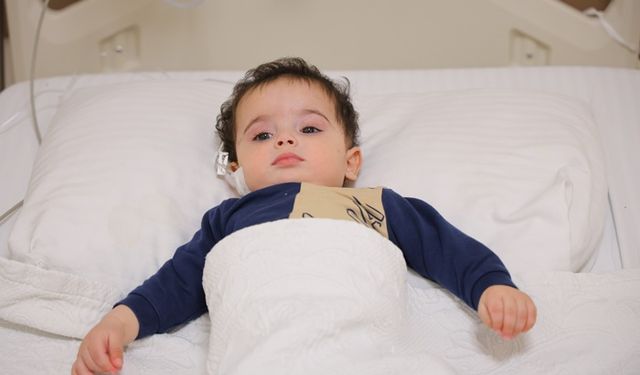 Boğazına Havuç Kaçan Bebek, 10 Dakikalık Kalp Masajıyla Hayata Döndü