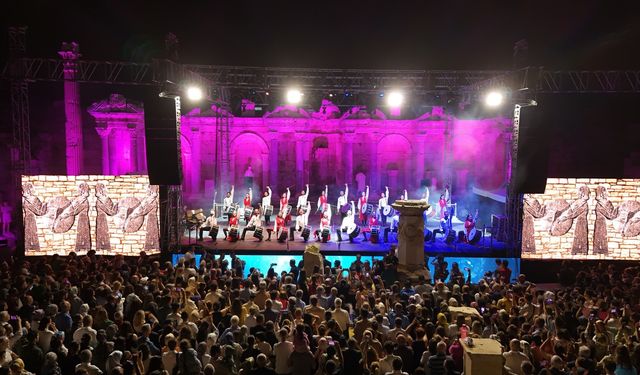 Tarih Ve Sanat Buluştu, Antik Kentte İlk Gece Gösterisi Yapıldı