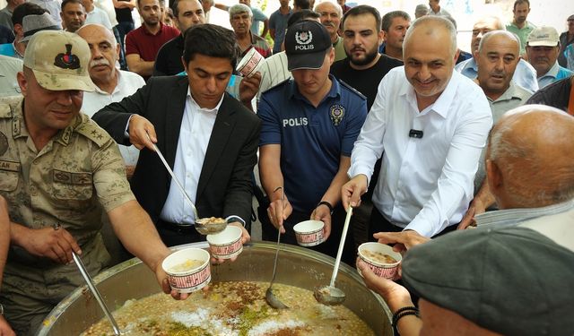Andırın’da Aşure Coşkusu Kışla Bahçesi’nde Buluştu