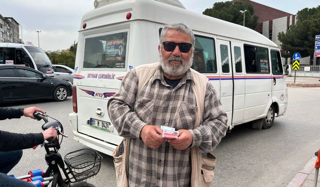 Bozuk paracılığı mesleği yaptı