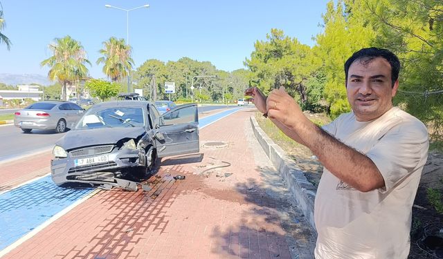 Lastiği patlayan otomobil takla attı, sürücü burnu bile kanamadan araçtan çıktı