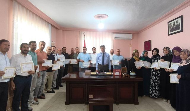 Din Görevlilerine Başarı Belgesi Takdimi
