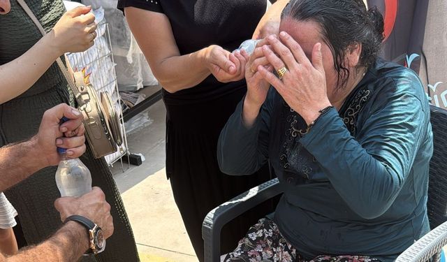 Mağaza Açılışında İzdiham, Yaşlı Kadın Fenalık Geçirdi