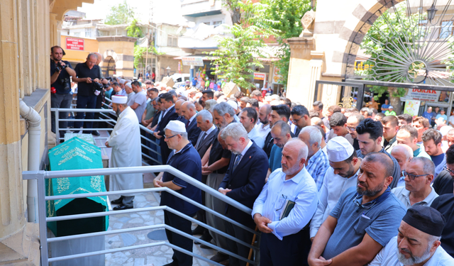 Kahramanmaraşlı Anne ve 3,5 Aylık Bebeği Son Yolculuğuna Uğurlandı