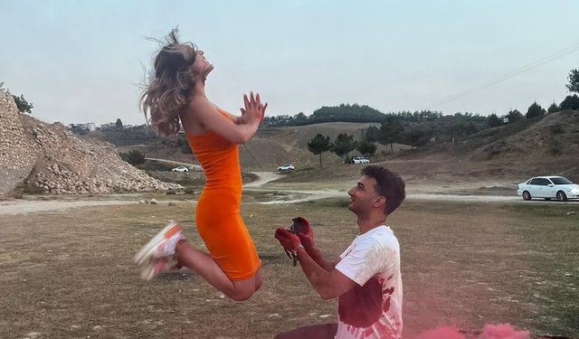 Ortalığı Karıştıran Evlilik Teklifi: En Mutlu Günleri Karakolda Bitti