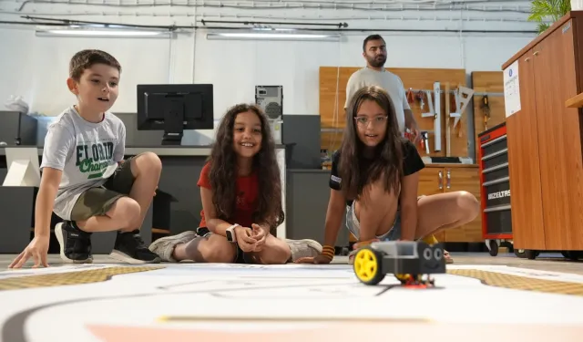 Çocuklar robotik dünyayla tanıştı