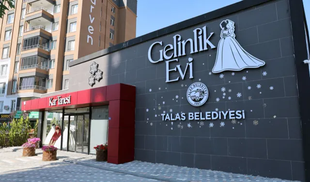500 modelle hizmet veren Kar Tanesi Gelinlik Evi açıldı