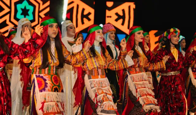 Anadolu Rüyası Dans Topluluğu kültürü sahneye taşıyor