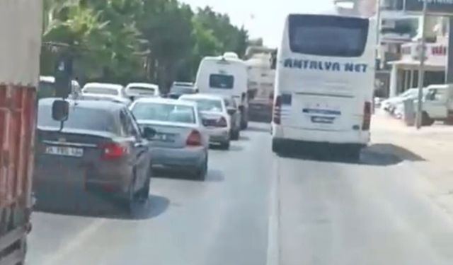 Yoğun Trafikte Ambulans Hastaneye Zor Yetişti