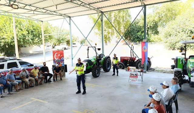 25 Sürücüye Tarım Araçları İçin Güvenli Sürüş Eğitimi Verildi