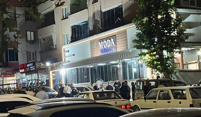 Kahramanmaraş’ta Düğün Salonu Önünde Bıçaklı Saldırı: 1 Yaralı