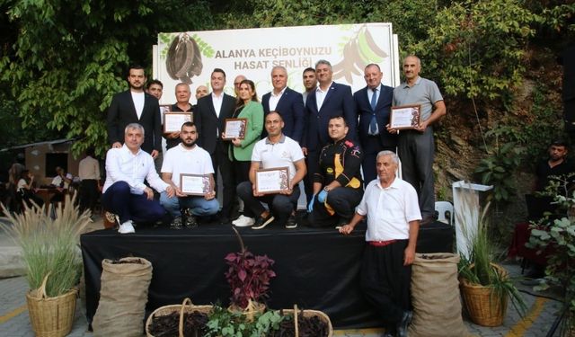 Keçiboynuzu Hasadı Şenlikle Kutlandı