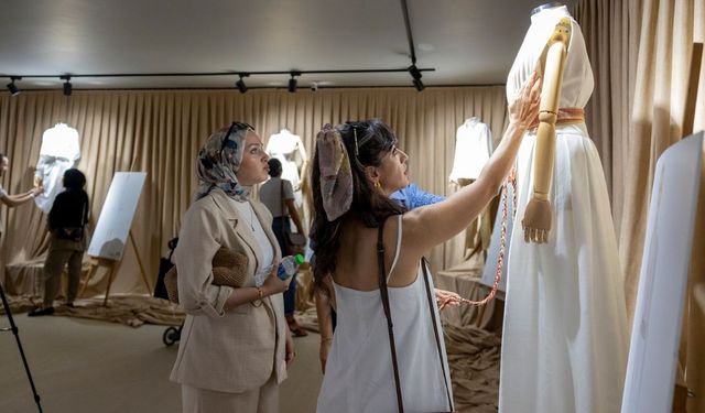 Özgün Kumaşlardan Hazırlanan Koleksiyon Ziyarete Açıldı