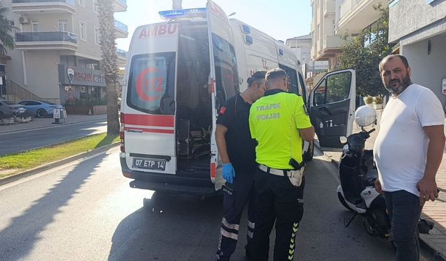 Şerit Değiştirmek İsteyen Otomobil Motosiklete Çarptı