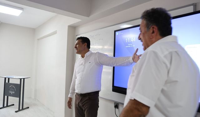 Ücretsiz Kurslarla Öğrencilere Üniversite Desteği