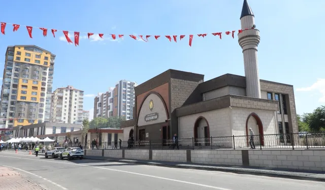 Ali Başyazıcıoğlu Külliyesi açılışla hizmete girdi