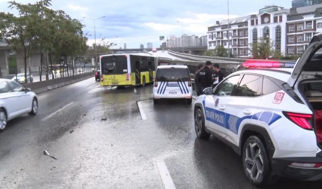 Alkollü Otobüs Şoförü Korku Saçtı! Bariyerlere Saplanan Araçta 2 Yaralı