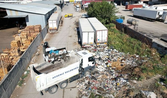Belediye Ekiplerinden Geniş Kapsamlı Temizlik Operasyonu