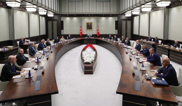 Eğitim Süresi Düşüyor Mu? Kabinede Kritik Sunum!