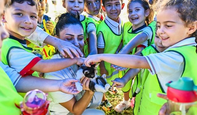 Öğrenciler Barınakta Hayvanlarla Buluştu