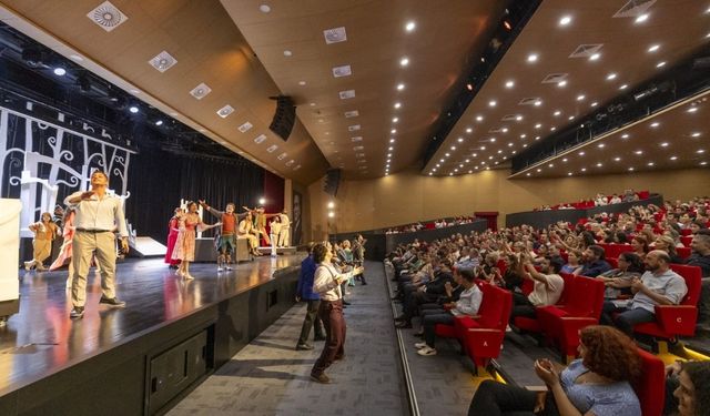 Şehir Tiyatrosu’ndan Sanat Dolu Açılış