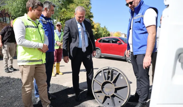 Yağmur suyu hattından doğalgaz borusu geçti