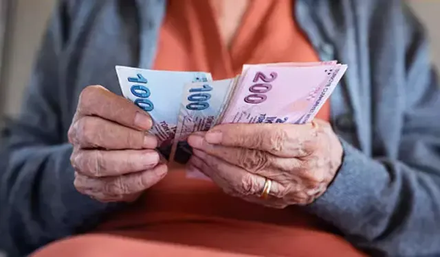 Emeklilere Tarihi Promosyon!