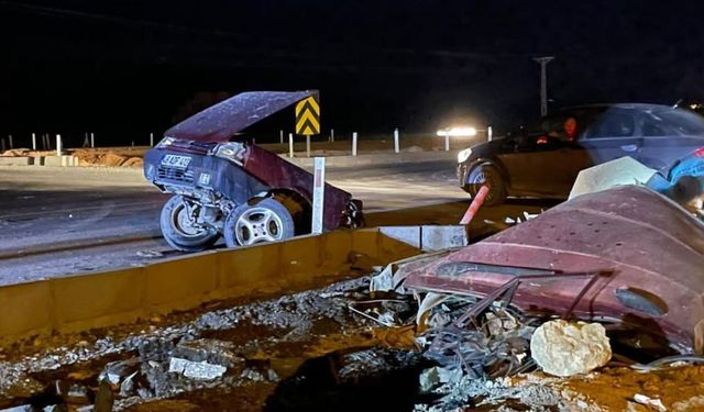 Kahramanmaraş'ta İkiye Bölünen Araçtan Sağ Çıktılar