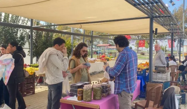 Efes Tarlası'nda üretici de tüketici de memnun