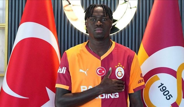 Galatasaraylı Futbolcu Singo Trabzonsporlu Oulai İle Görüştü