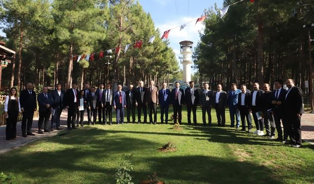 Kahramanmaraş'ta gençler kürsüde projesi start aldı