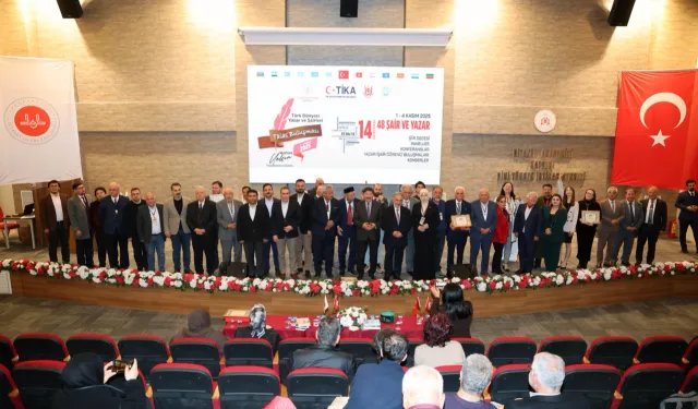 Şiir ve Kardeşliğin Gecesi:14 ülkeden gelen 54 yazar