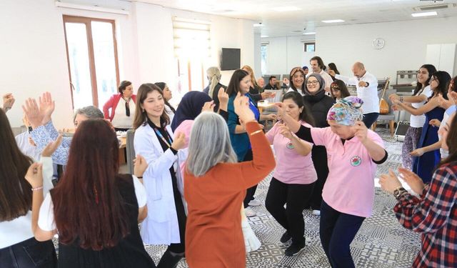 Kepez’de kuşakları buluşturan anlamlı ziyaret: Huzurevinde renkli anlar