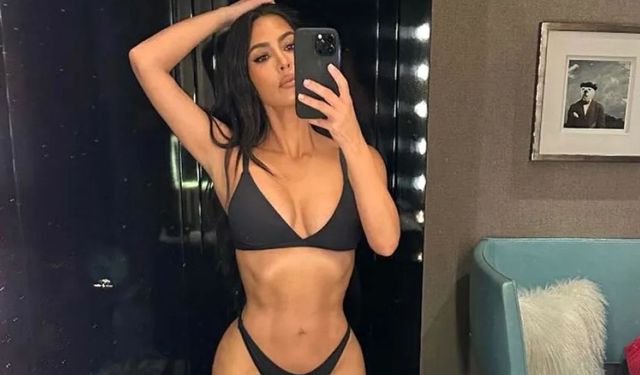 Kim Kardashian Dantel Elbisesiyle Sosyal Medyayı Salladı
