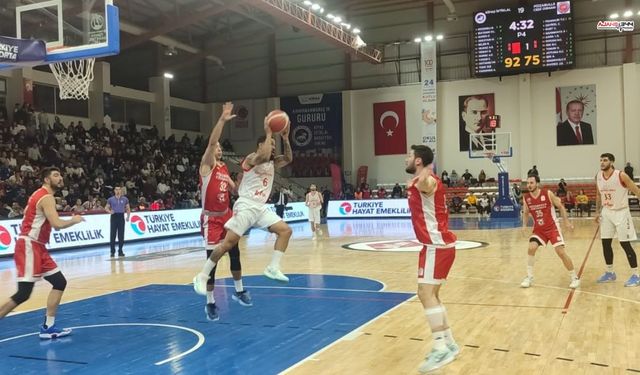 Kipaş İstiklal, Taraftar Önünde Fırtına Gibi Esti: 97-81
