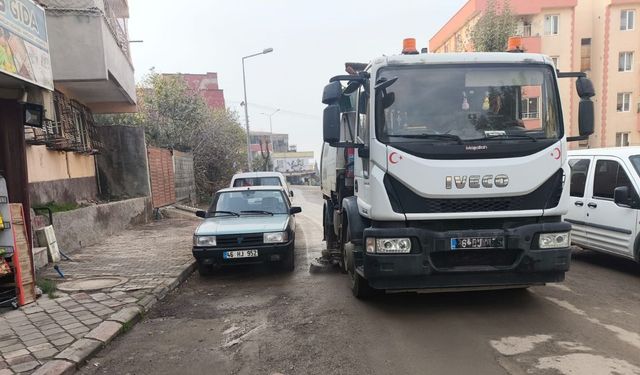 Kahramanmaraş'ta Belediye Ekipleri Sahada Temizlik Yaptı