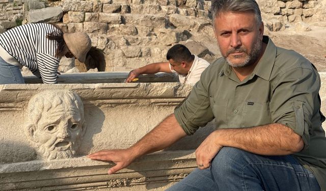 Kastabala Antik Kenti'nde filozof maskı bulundu