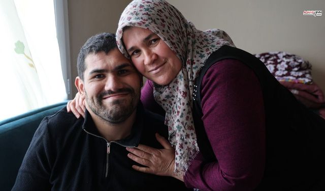 6 Yaşındaki Kaza 24 Yıldır Pencerede Yaşattı