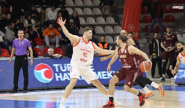 Kipaş İstiklal, kritik maçın ilk yarısını 48-43 geride tamamladı