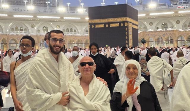 Umre Hayali Kuran İki Yaşlıya İmamdan Dokunaklı Destek