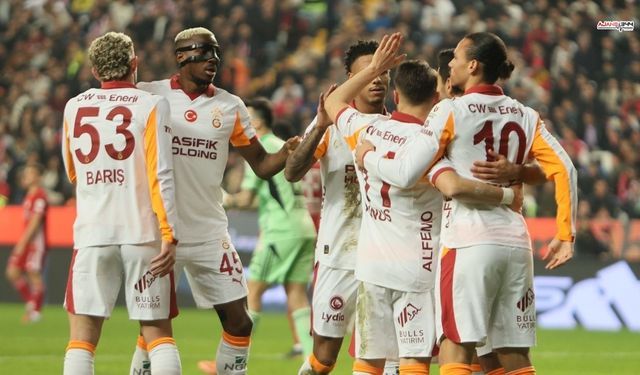 Galatasaray, Antalyaspor deplasmanında ilk 15 dakikada işi bitirdi: 2-0