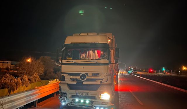 Gaziantep’te Tır ile Araç Çarpıştı: 3 Yaralı