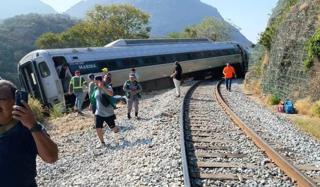 Meksika'da tren kazası! Çok sayıda ölü ve yaralı var