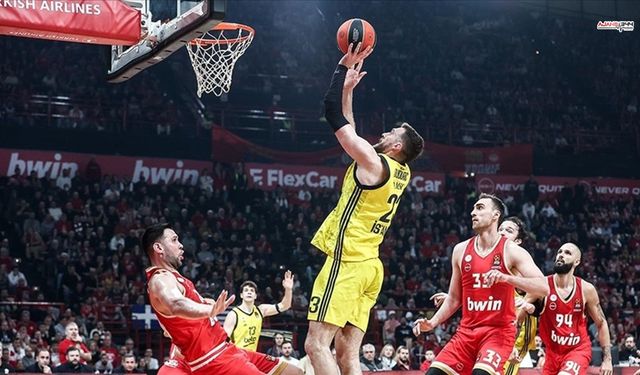 Olympiakos - Fenerbahçe Beko Maçı Su Damlası Nedeniyle Ertelendi
