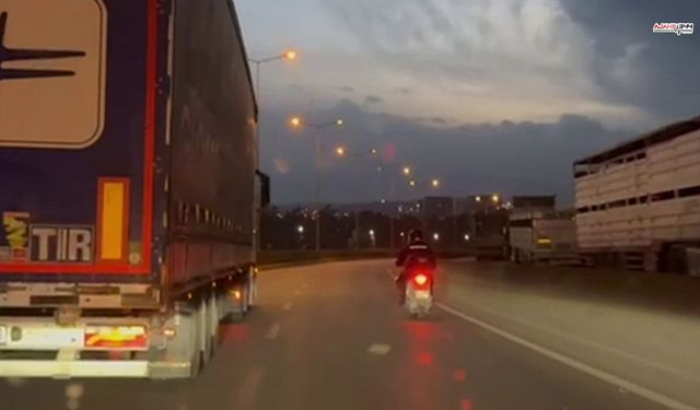 Tır Şoförü Motosikletliye Fırtınada Duvar Oldu