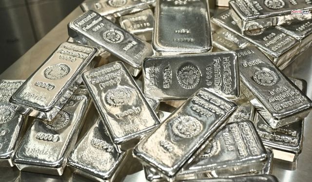 Uzman Uyardı: Gümüşte Sert Düzeltme Riski Yüksek
