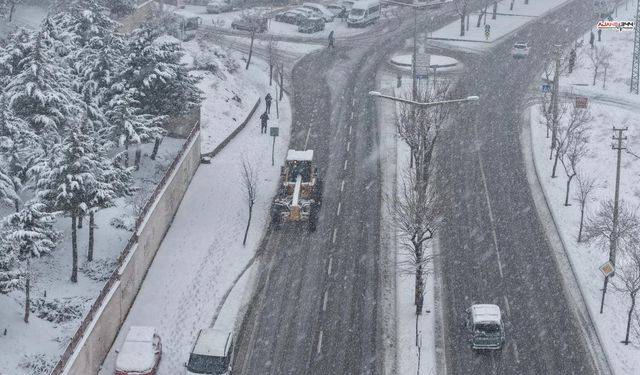 Kahramanmaraş’ta kar yağışına anında müdahale