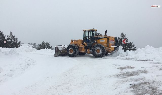 Kahramanmaraş’ta kırsalda karla mücadele aralıksız sürüyor