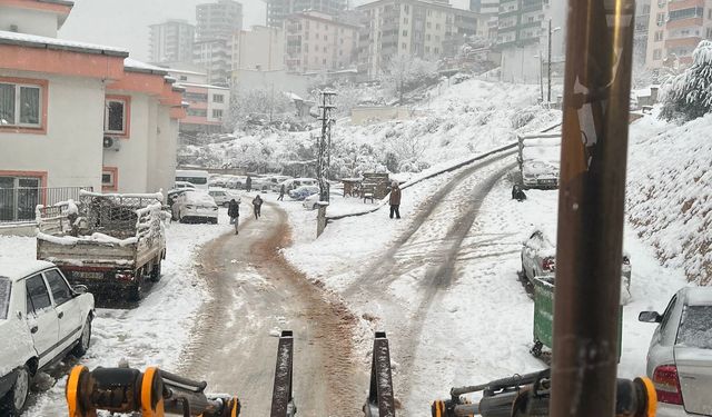 Onikişubat Belediyesi’nden kar yağışına karşı tam saha önlem