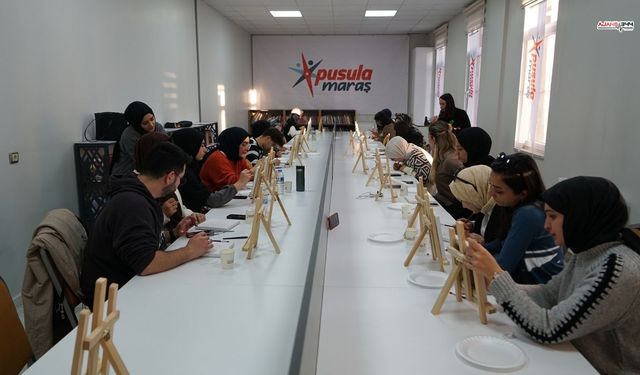 Pusula Maraş'tan gençlere sanat dolu etkinlik: Resim atölyesi yoğun ilgi gördü